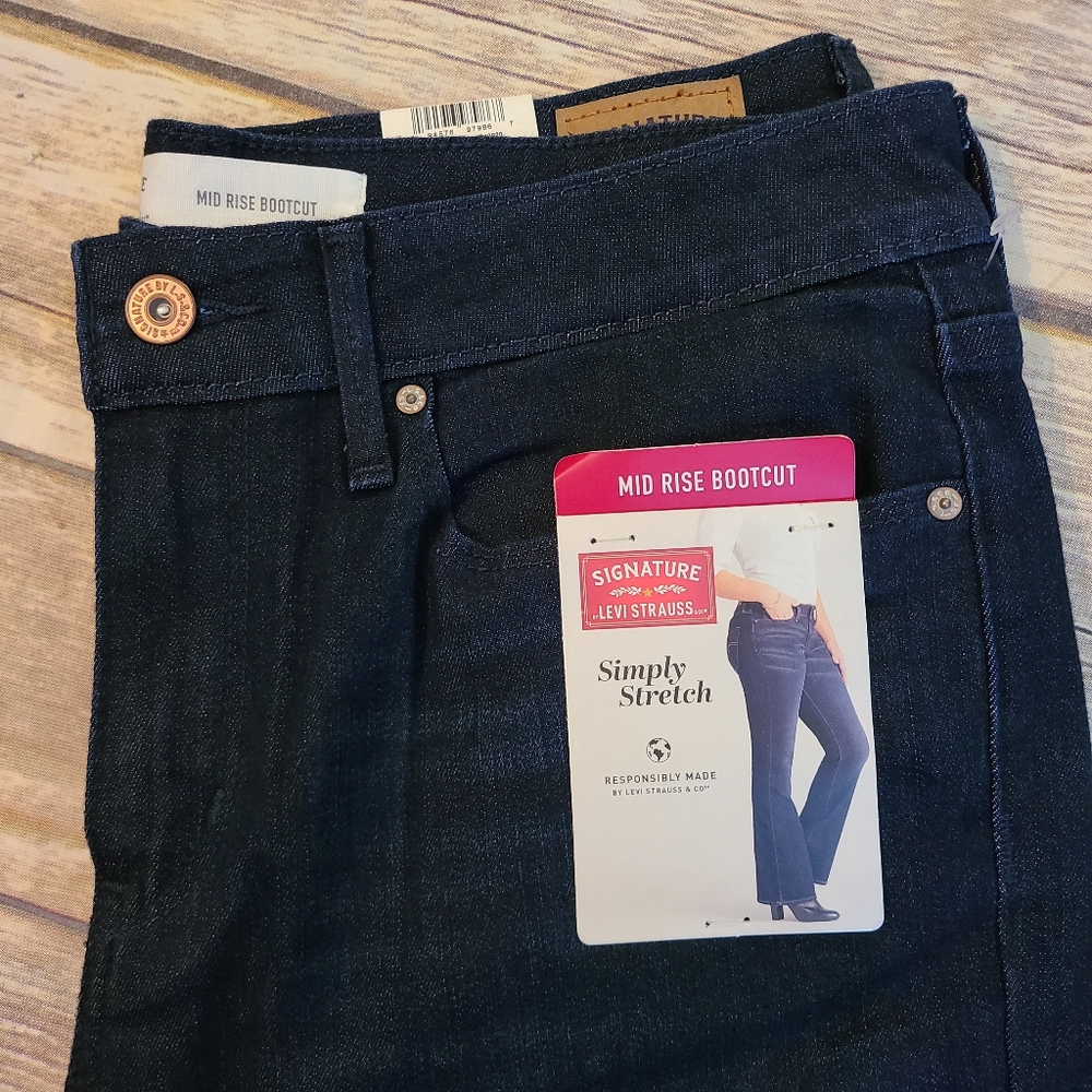 Signature Levi Strauss Stretch Mid Rise Bootcut - Picture 2 of 4
